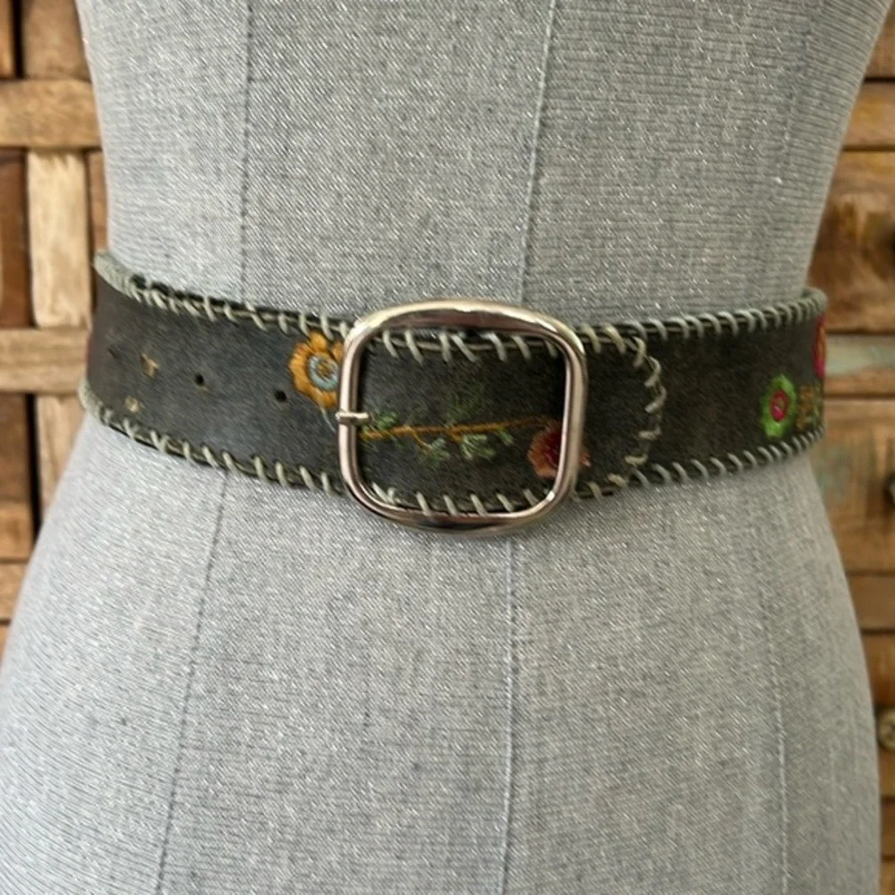 Gray faux leather floral embroidered children’s western belt